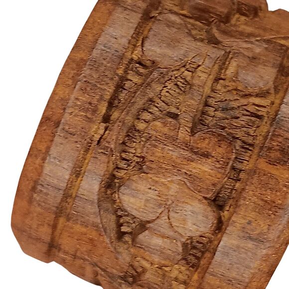 Vintage Wooden Napkin Rings Hand Carved Floral Leaf Design Rustic Boho Set Of 6 - Picture 8 of 12